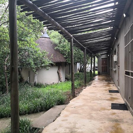 Touch Of Africa Lodge Lanseria Exterior photo