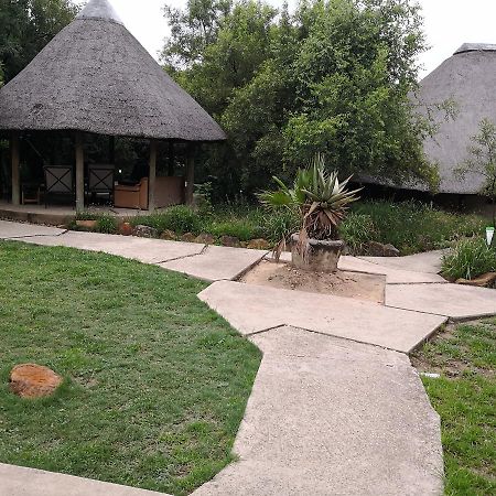 Touch Of Africa Lodge Lanseria Exterior photo